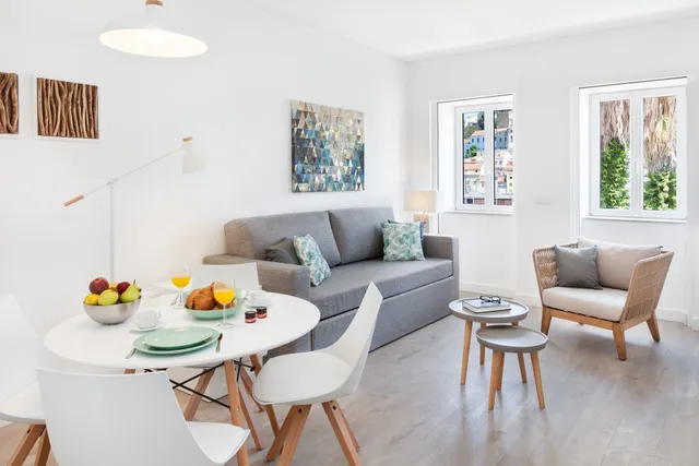 Garcia 28 by LovelyStay