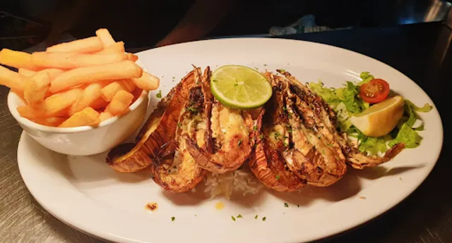 Shells N Rocks Restaurant and Bar