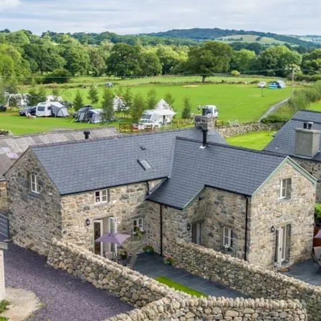 Cefn Cae Campsite & Holiday Cottages