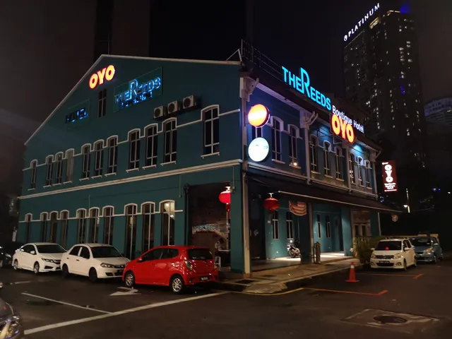 OYO 127 The Reeds Hotel