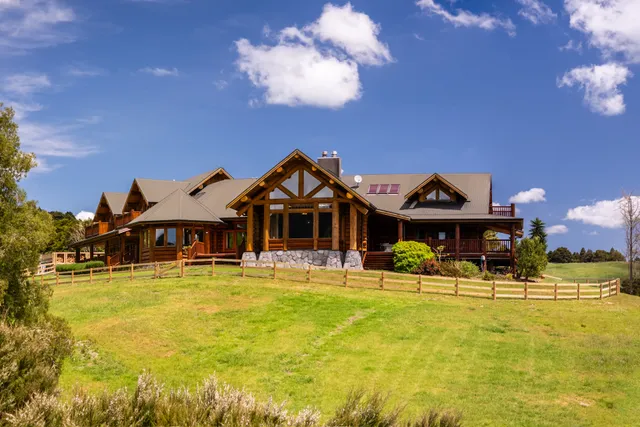 Yellowstone Lodge NZ