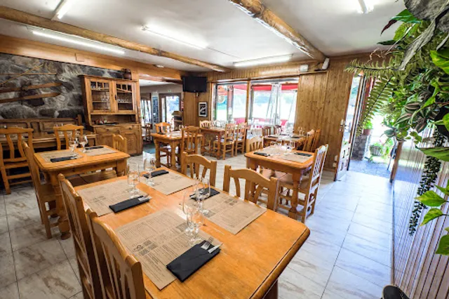 Área Hnos. Vidalle (Restaurante asador)