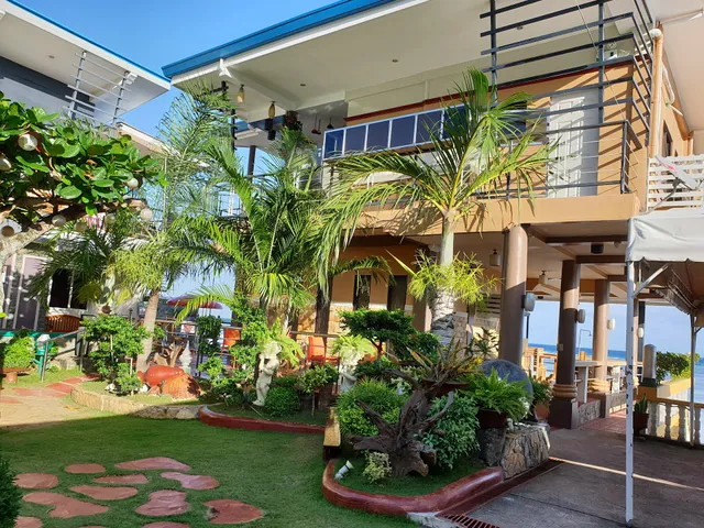 L & M Hearthstones Lodge