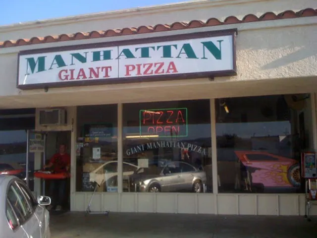 Giant Manhattan Pizza