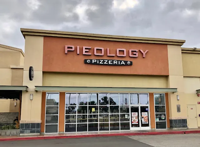 Pieology Pizzeria Southbay Pavillion Mall