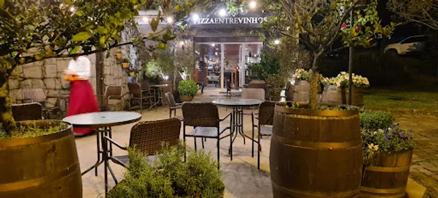 Pizza Entre Vinhos