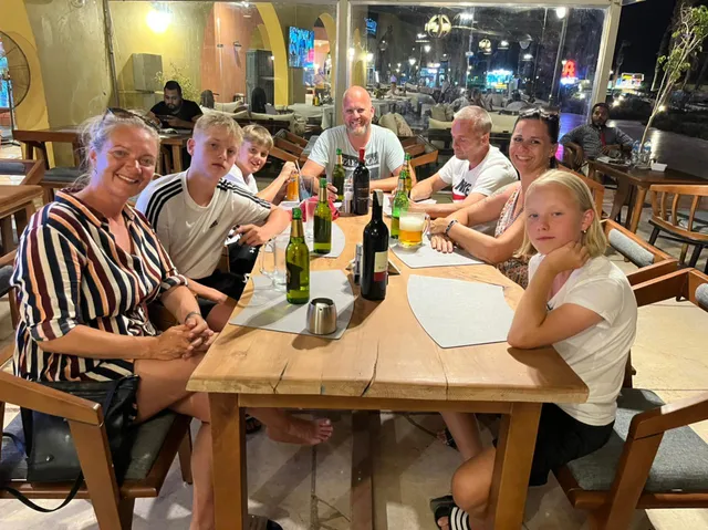 Waves Restaurant & Lounge Bar