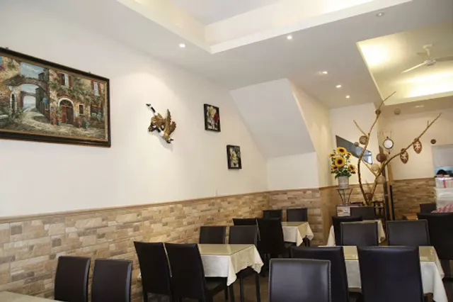 馬德里義式餐廳（公休日請見Facebook)