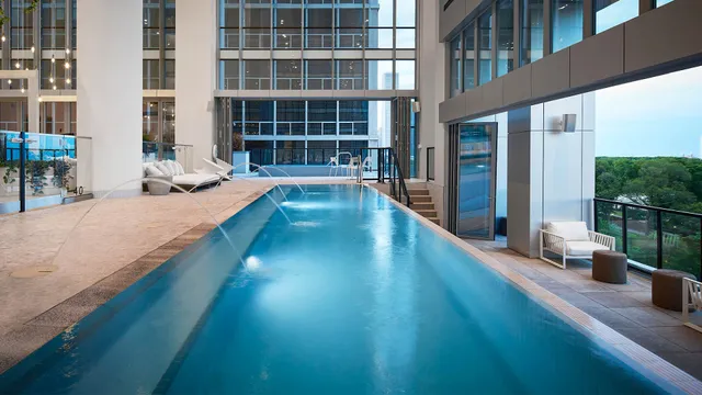 Sentral Michigan Avenue Chicago Hotel