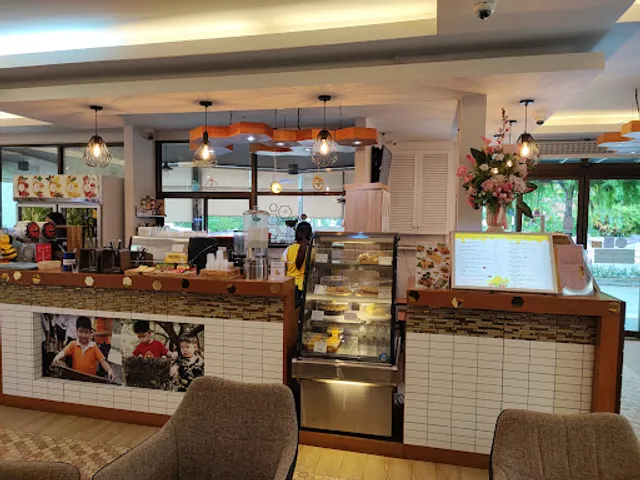 Golden Bee Shop & Coffee น้ำผึ้ง เชียงใหม่