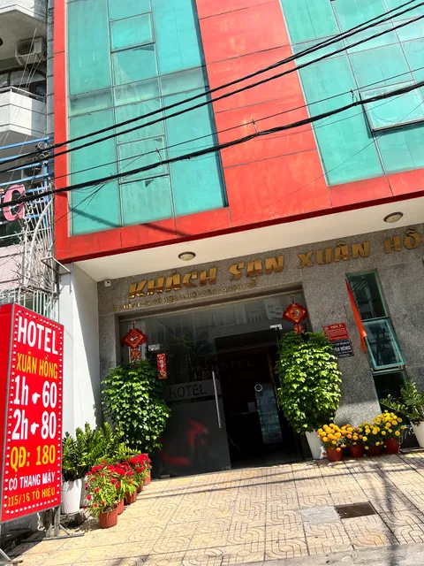 Khách sạn xuân hồng