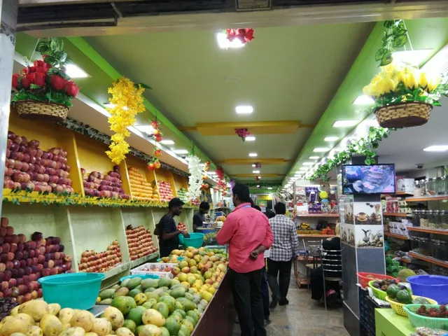 S.R. Pazhamuthirsolai