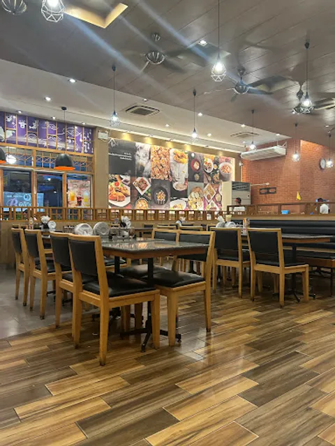 Mae Sri Ruen Outlet Mall