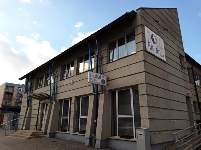 Blue Moon Hotel and Cafe