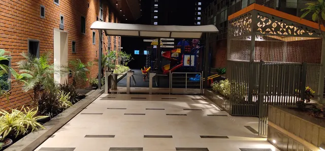 LetsEat Restro And Cafe