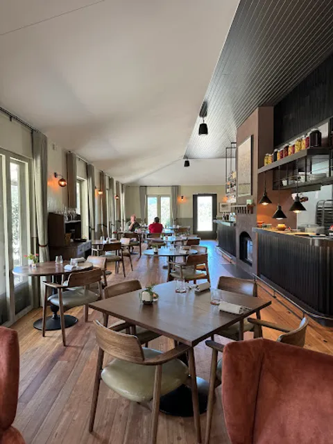 Megalong Restaurant - LOT 101