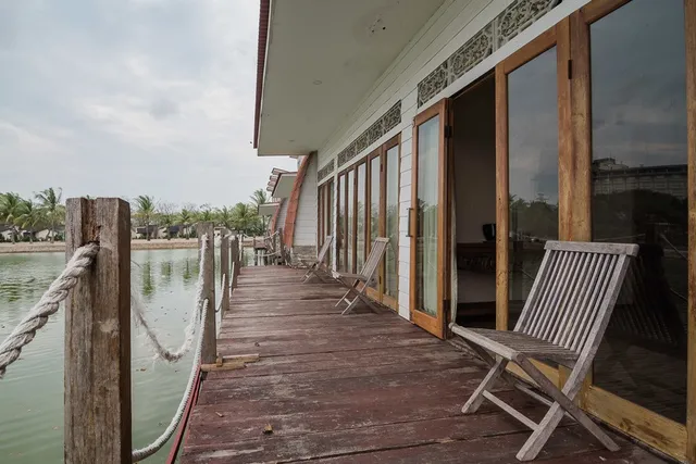 RedDoorz near Pantai Coastarina Batam