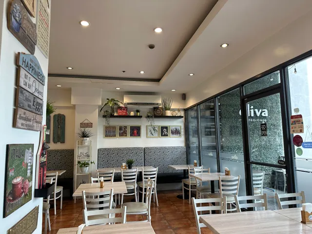 Oliva Bistro Cafe