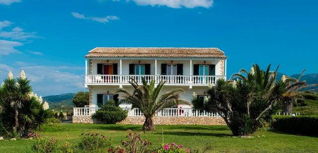 Villa Elli beach apartments & studios