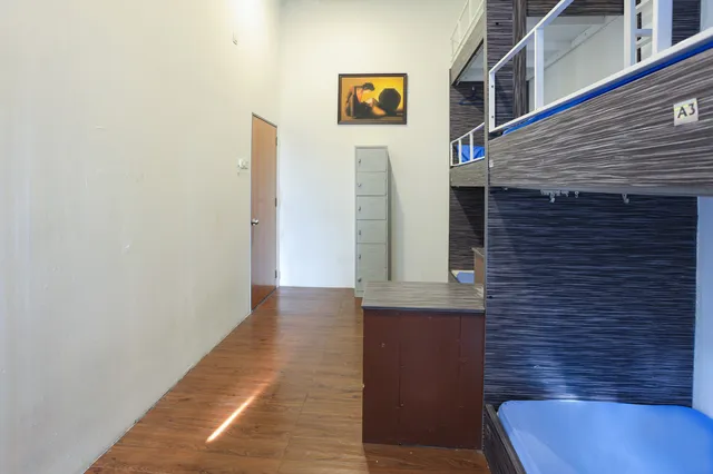 SPOT ON 90236 Zigzag Travellers Home