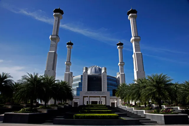 Balai Khazanah Islam Sultan Haji Hassanal Bolkiah [Sultan Haji Hassanal Bolkiah Islamic Khazanah Hall]