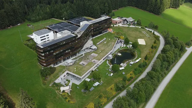 Hotel AVIVA make friends