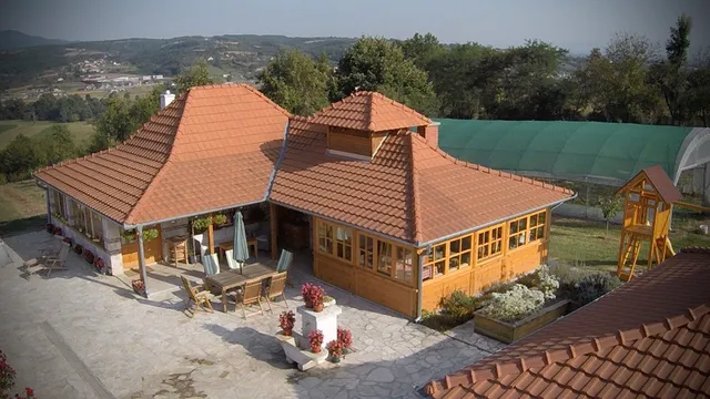 Сеоско домаћинство РАДИВОЈЕВИЋ