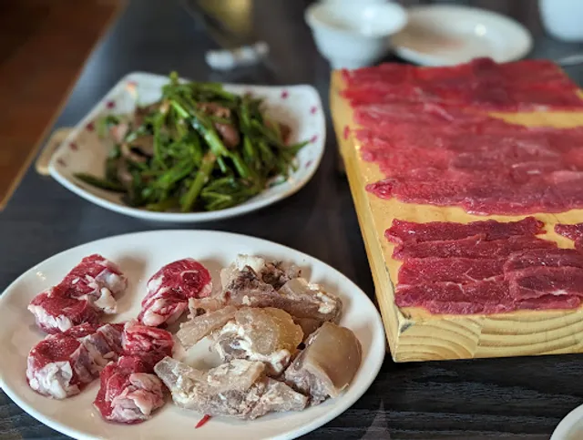 饗牛二館-火鍋·鮮牛肉專賣店