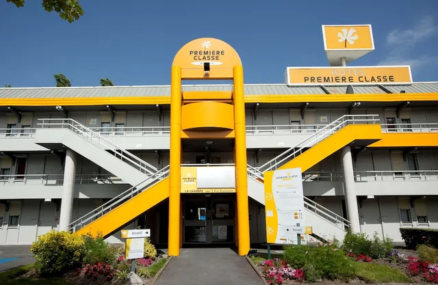 Premiere Classe Versailles - Saint-Cyr-L'École