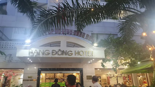 Nhà Hàng Rạng Đông