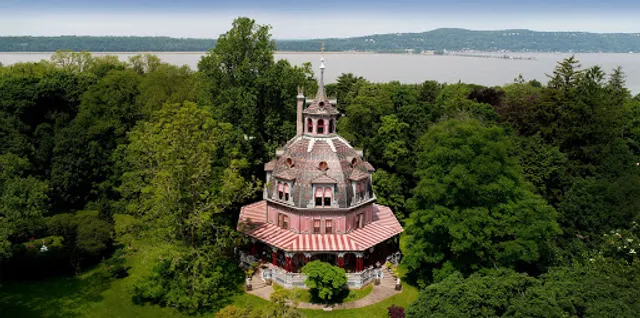 The Armour-Stiner Octagon House