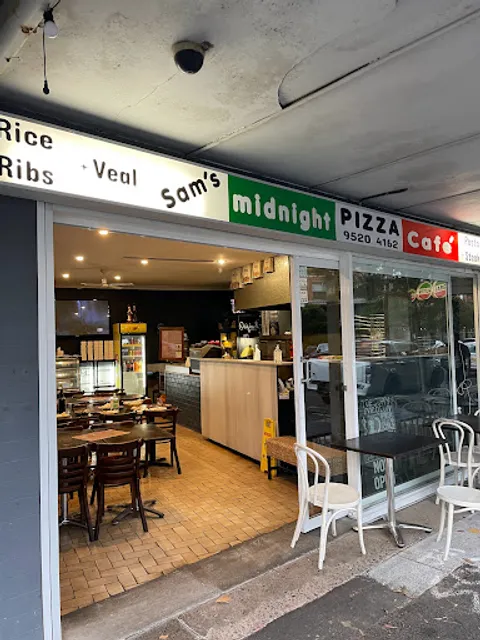 Midnight Pizza Cafe