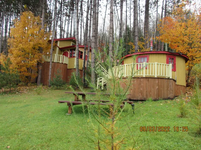 La maison sous les arbres