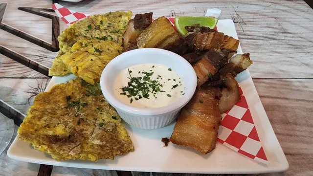 Carnivorus Grill & Cocktail Lounge