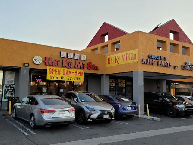 Yummy Egg Noodle - 10% OFF 2PM -5PM, Party Trays, Group 5 or more - 10 Meals, Get 1 FREE