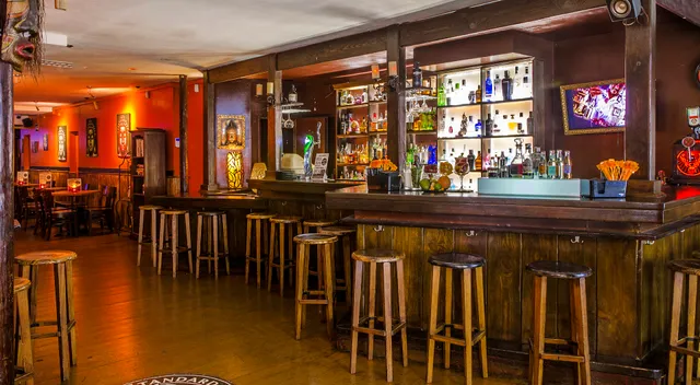 Bare Nostrum Bar Coctelería Gintoniquería