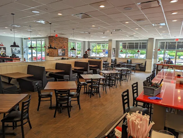 The Crust Pizza - ParkTowne Village