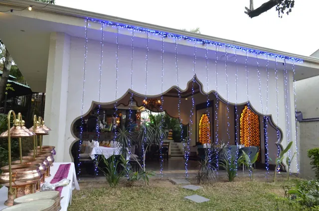 Taj Mahal - An Ethnic Indian Restaurant, Escazu, Estd 2002