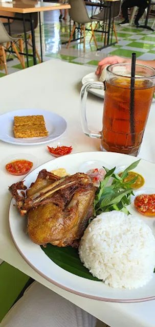 Bebek Goreng H. Slamet by Assalam Group