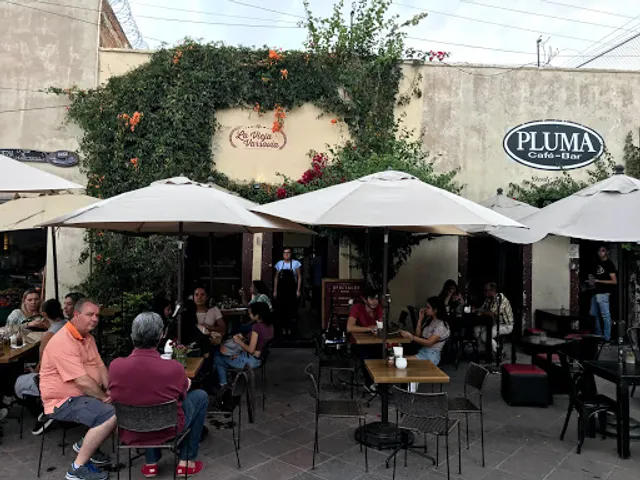 La Vieja Varsovia - Pan, Pizza and Bistro