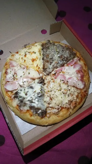 Queen Pizza Laweyan