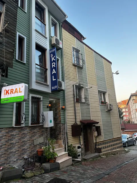 Eyüp Kral Small Suit