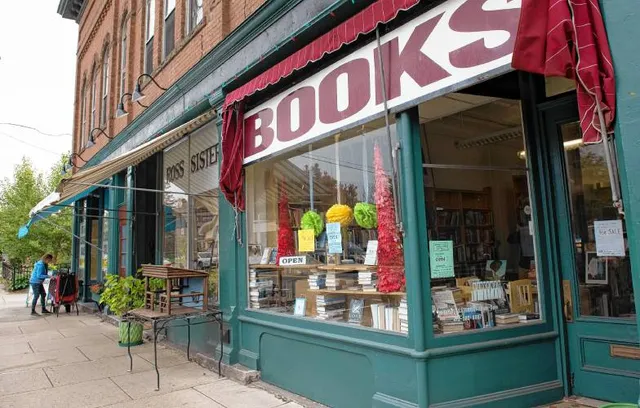 Bookends in Florence