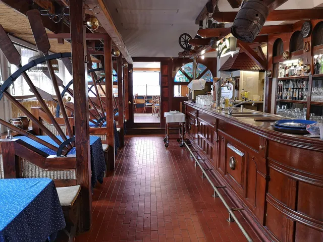 Öreghalász Étterem