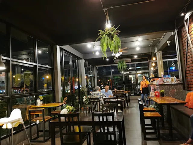 Trimm Lounge Cafe & Restaurant