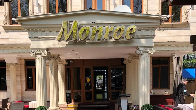Monroe Cafe