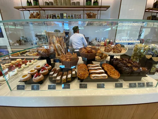 Cafe Bateel & Bateel Boutique - Palm Jumeirah Mall, Dubai