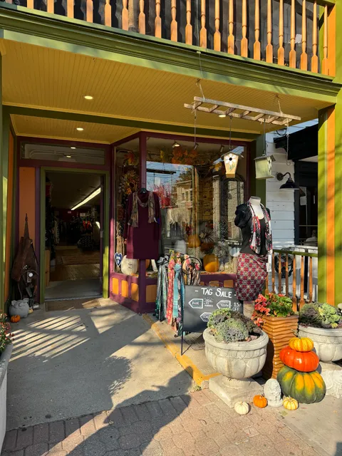 Country Chic Boutique & Consignment