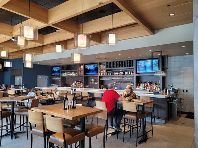 Cooper’s Hawk Winery & Restaurant