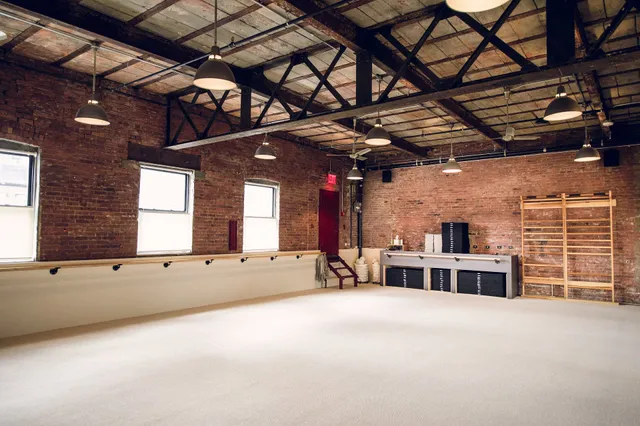 The Bar Method Brooklyn - Williamsburg